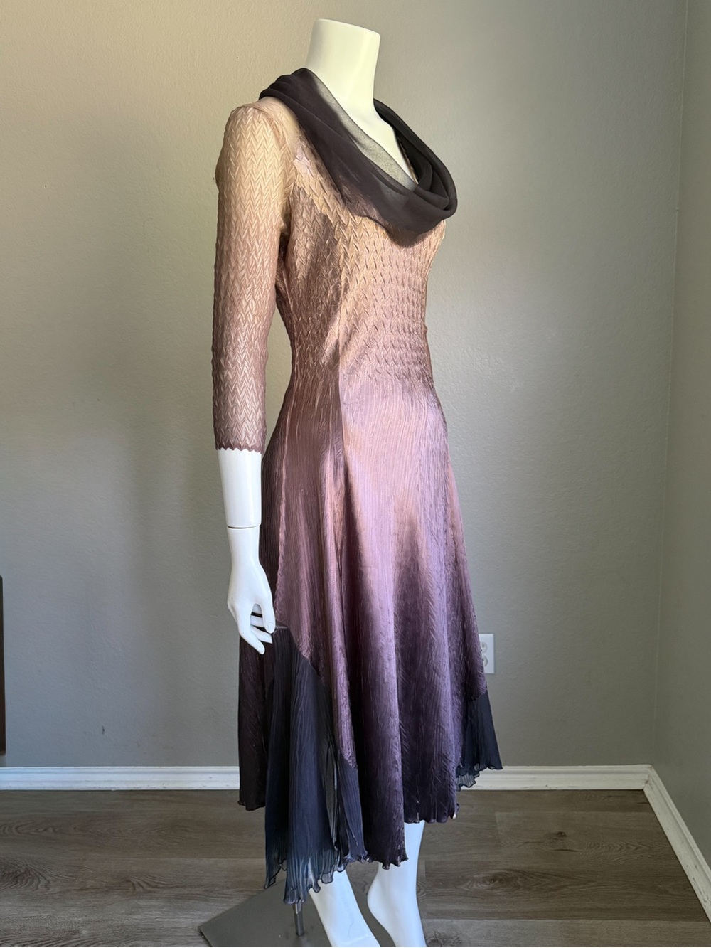 Komarov Pleated Crinkle Ombre Midi Dress Medium Art to Wear Sheer Sleeve - Picture 5 of 11